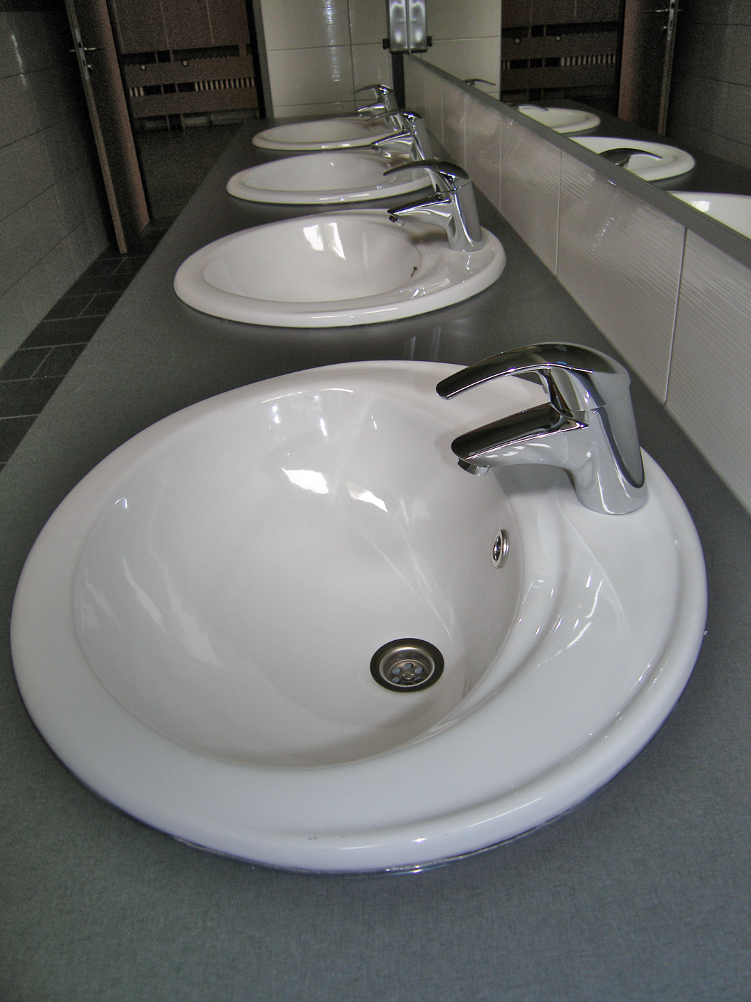 2. září 2013, rekonstruované záchody na ZŠ Heyrovského